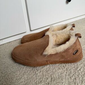 Acorn Ewe Loafer Shearling Slipper Chestnut Women size 10